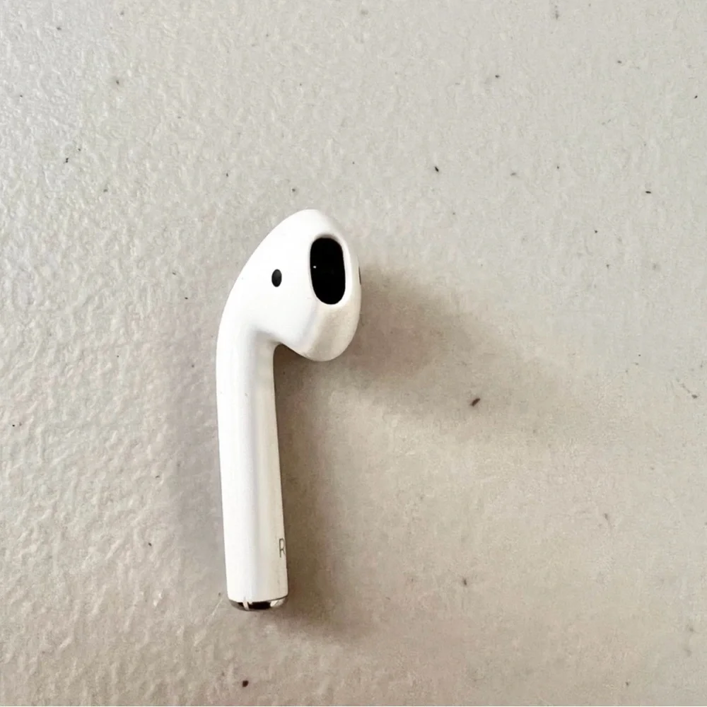 Right Ear Apple AirPods 2nd Generation Works